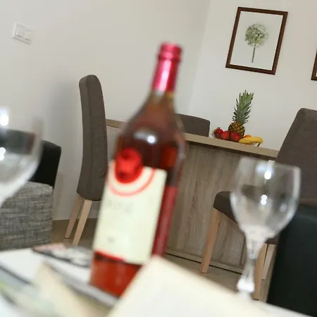 Jessica Apartment